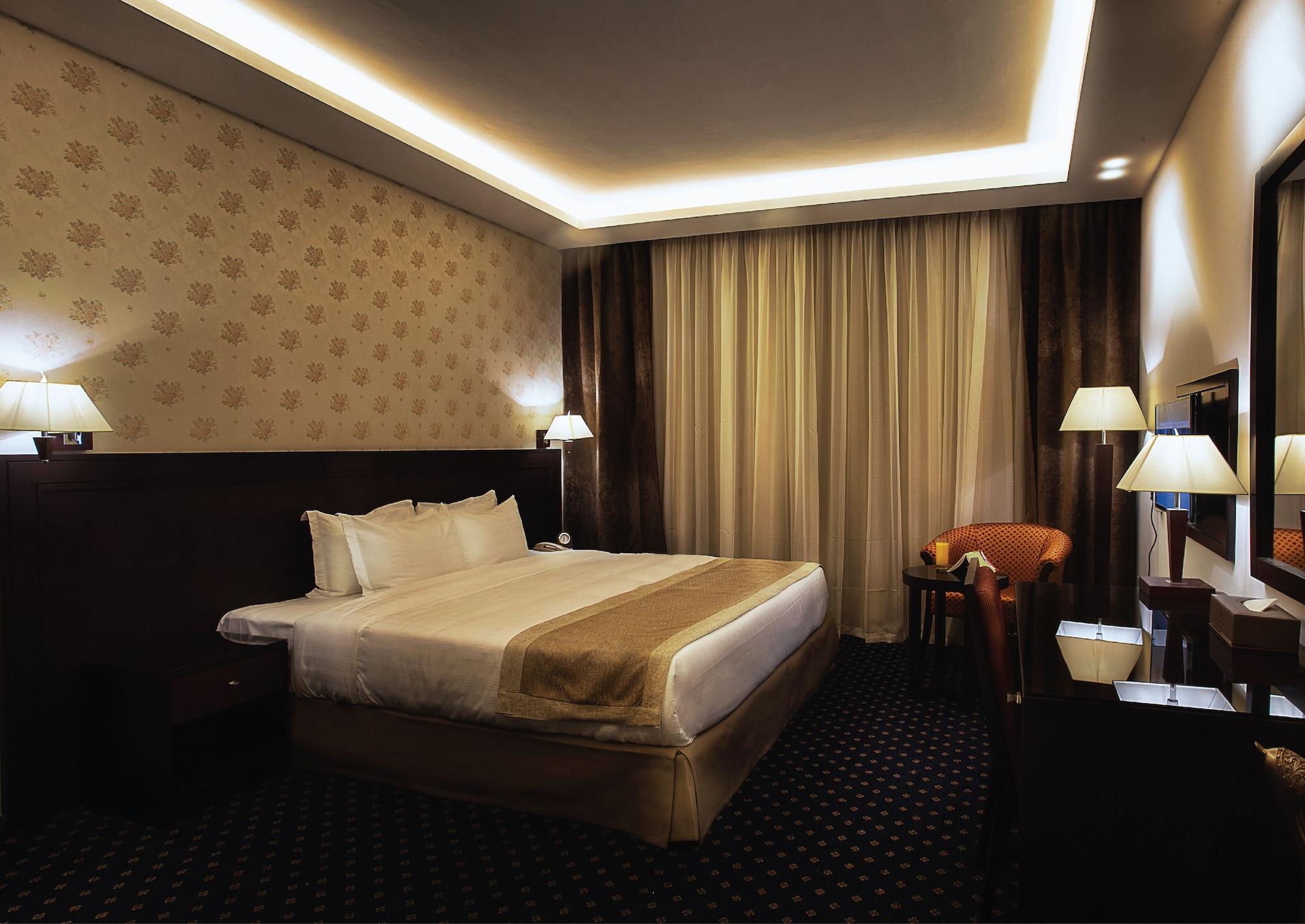 Seven Roses Hotel Amman Buitenkant foto