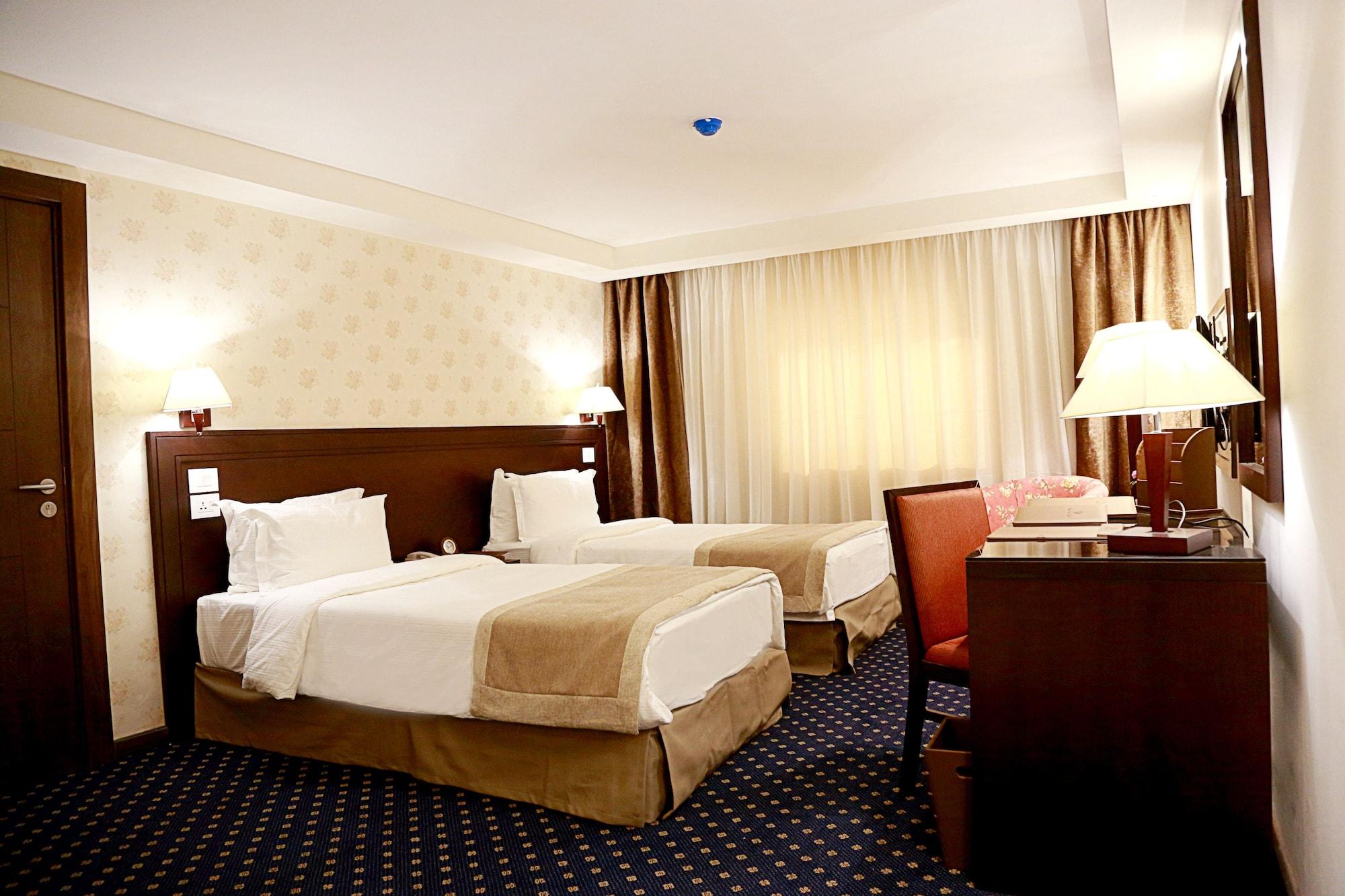 Seven Roses Hotel Amman Buitenkant foto