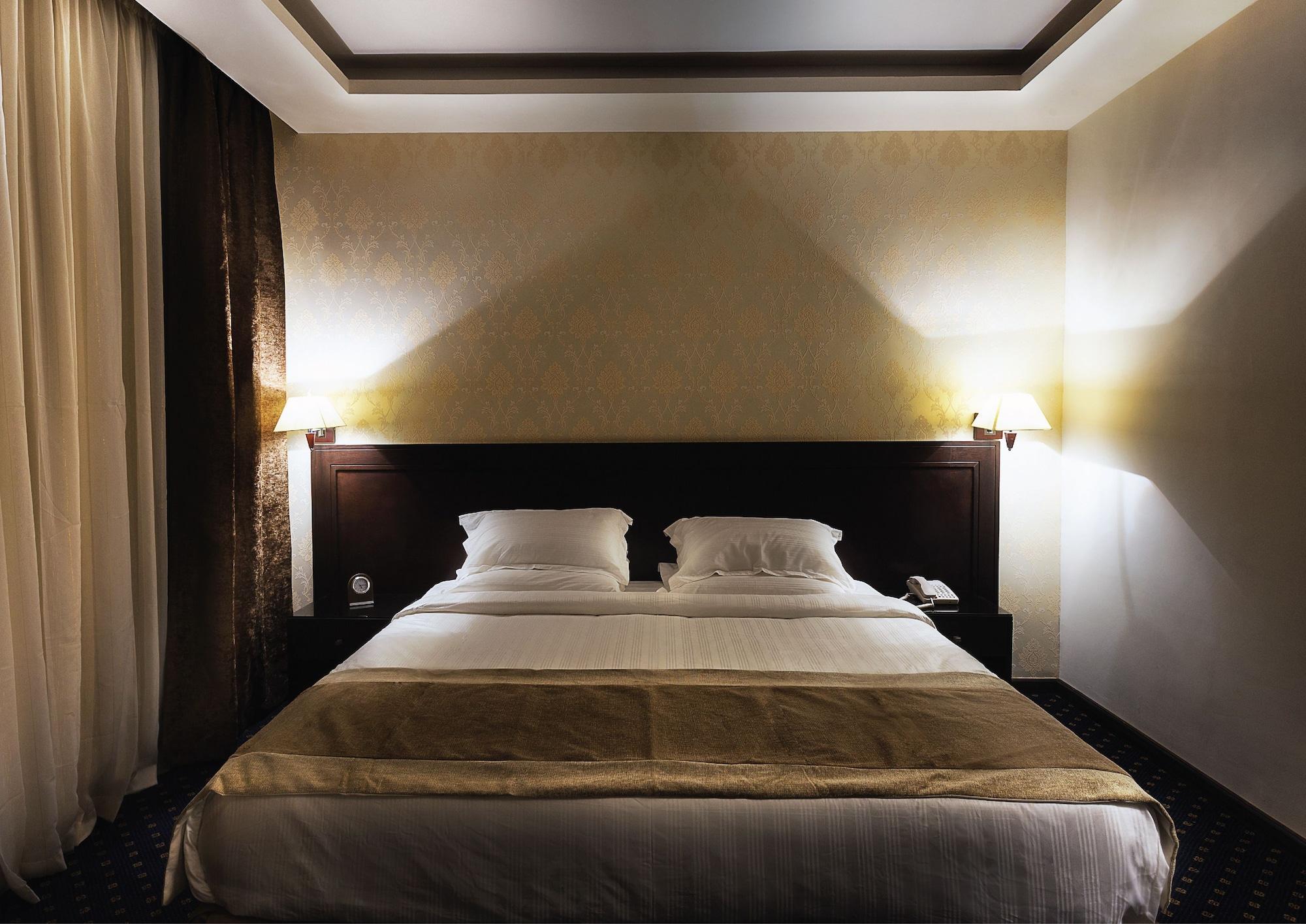 Seven Roses Hotel Amman Buitenkant foto