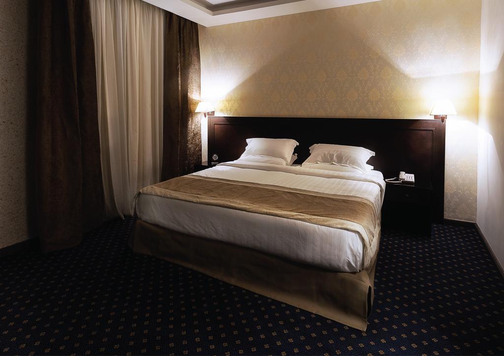 Seven Roses Hotel Amman Buitenkant foto