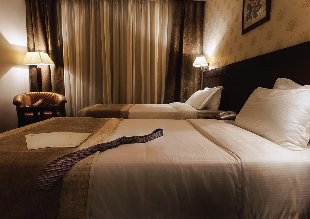 Seven Roses Hotel Amman Buitenkant foto