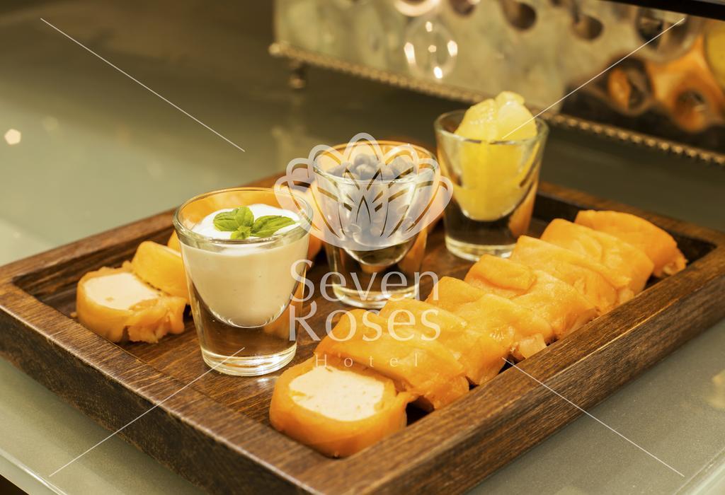 Seven Roses Hotel Amman Buitenkant foto