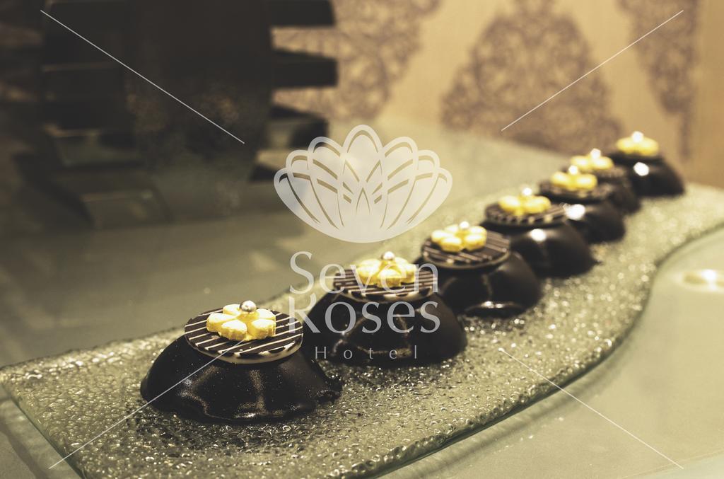 Seven Roses Hotel Amman Buitenkant foto