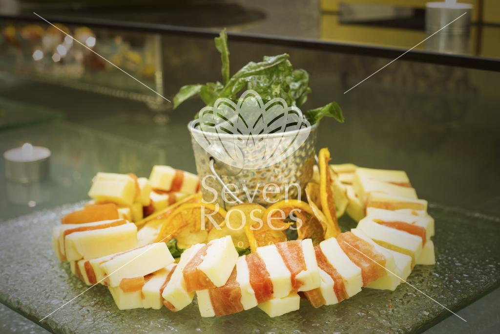Seven Roses Hotel Amman Buitenkant foto