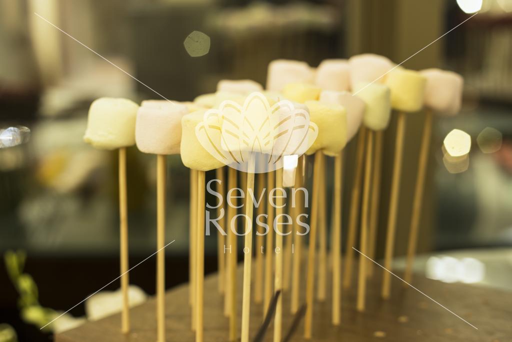 Seven Roses Hotel Amman Buitenkant foto