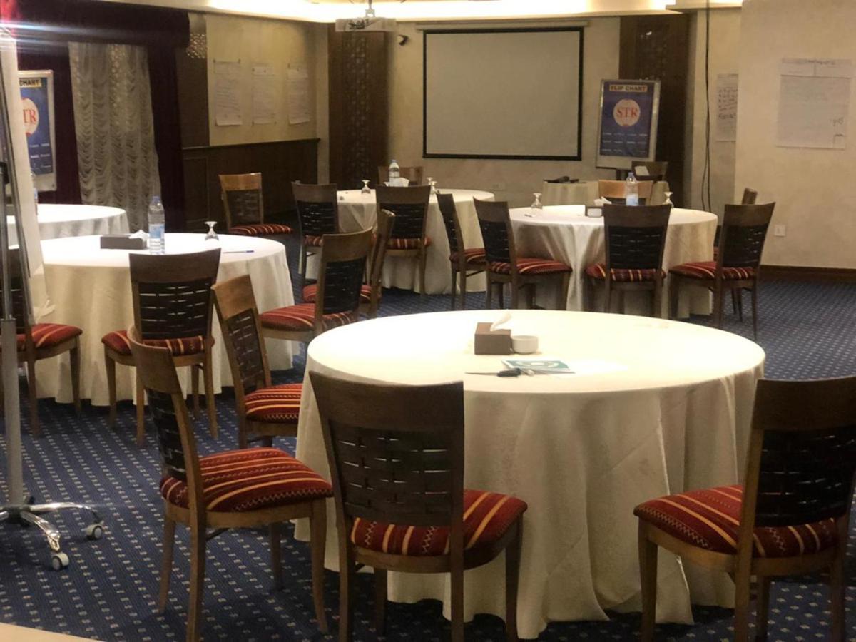 Seven Roses Hotel Amman Buitenkant foto