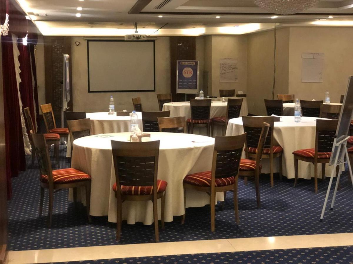 Seven Roses Hotel Amman Buitenkant foto